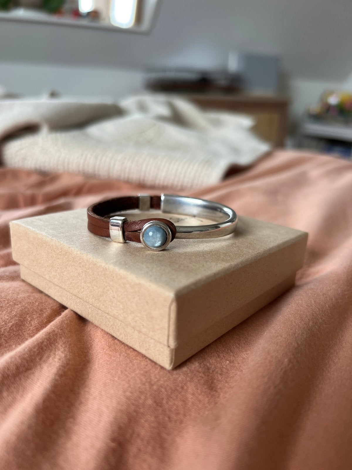 A Beautiful Story Armband Leer Zilver met Blauwe Steen, Blauw, Leer, Ophalen of Verzenden, Zo goed als nieuw