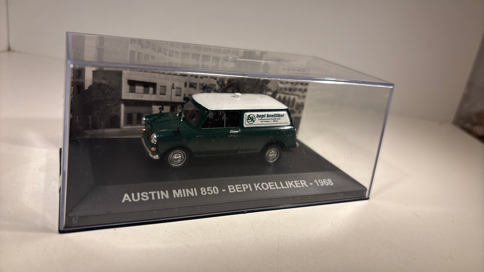 Austin mini 850 1968 die cast 1.43