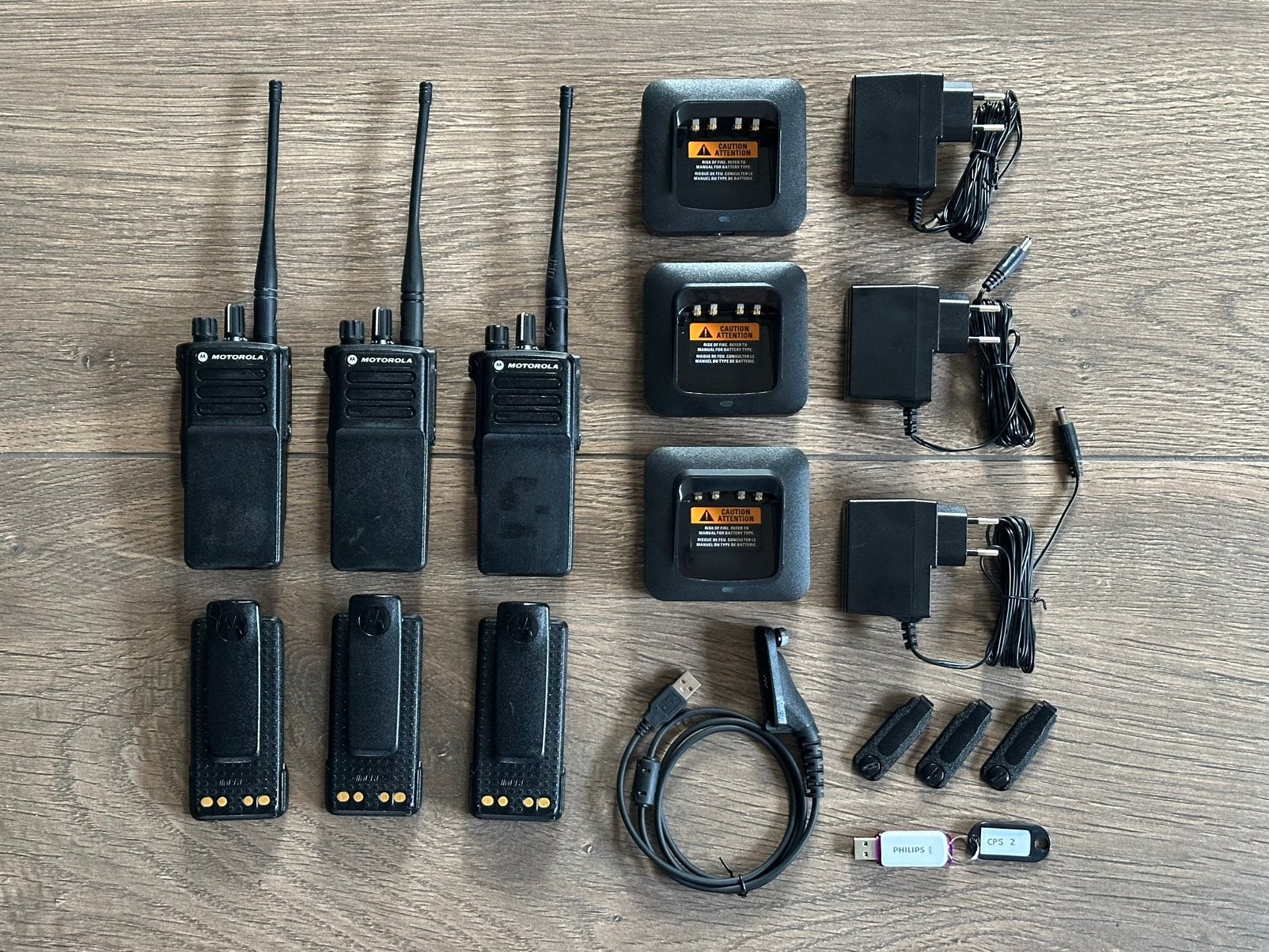 3x Motorola DP4401e (UHF) - met progr.kabel en software, Telecommunicatie, Gebruikt, 15 km of meer, Ophalen of Verzenden, Portofoon of Walkie-talkie