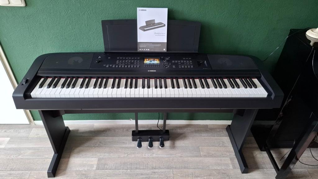 yamaha DGX-670, Ophalen, Zwart, Digitaal, Zo goed als nieuw