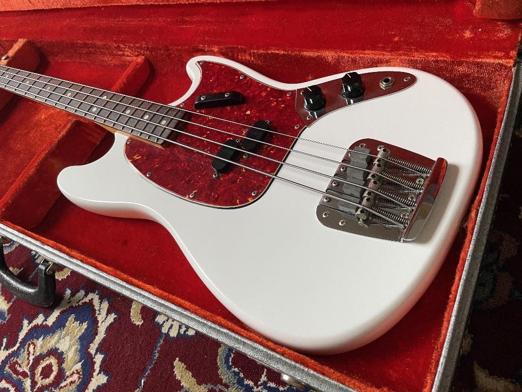 Fender Mustang 1968 (refin), Muziek en Instrumenten, Snaarinstrumenten | Gitaren | Bas, Ophalen of Verzenden, Zo goed als nieuw