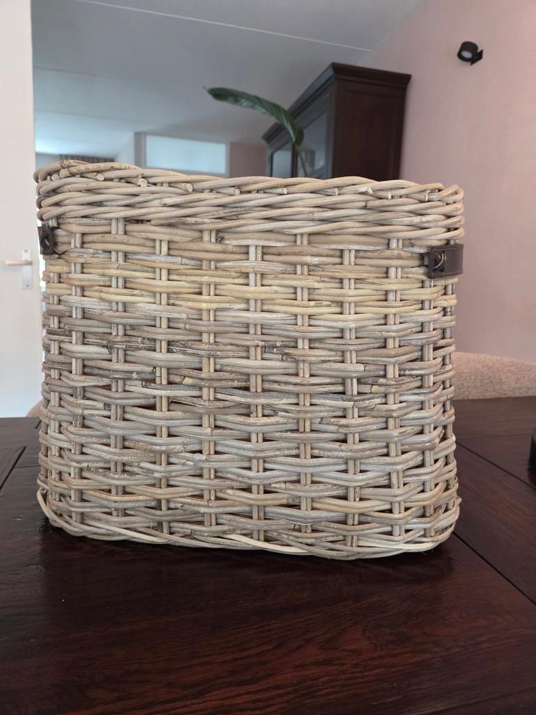 Hoogte 40 cm breed 50 cm, Huis en Inrichting, Ophalen of Verzenden, Zo goed als nieuw, Rond, Riet