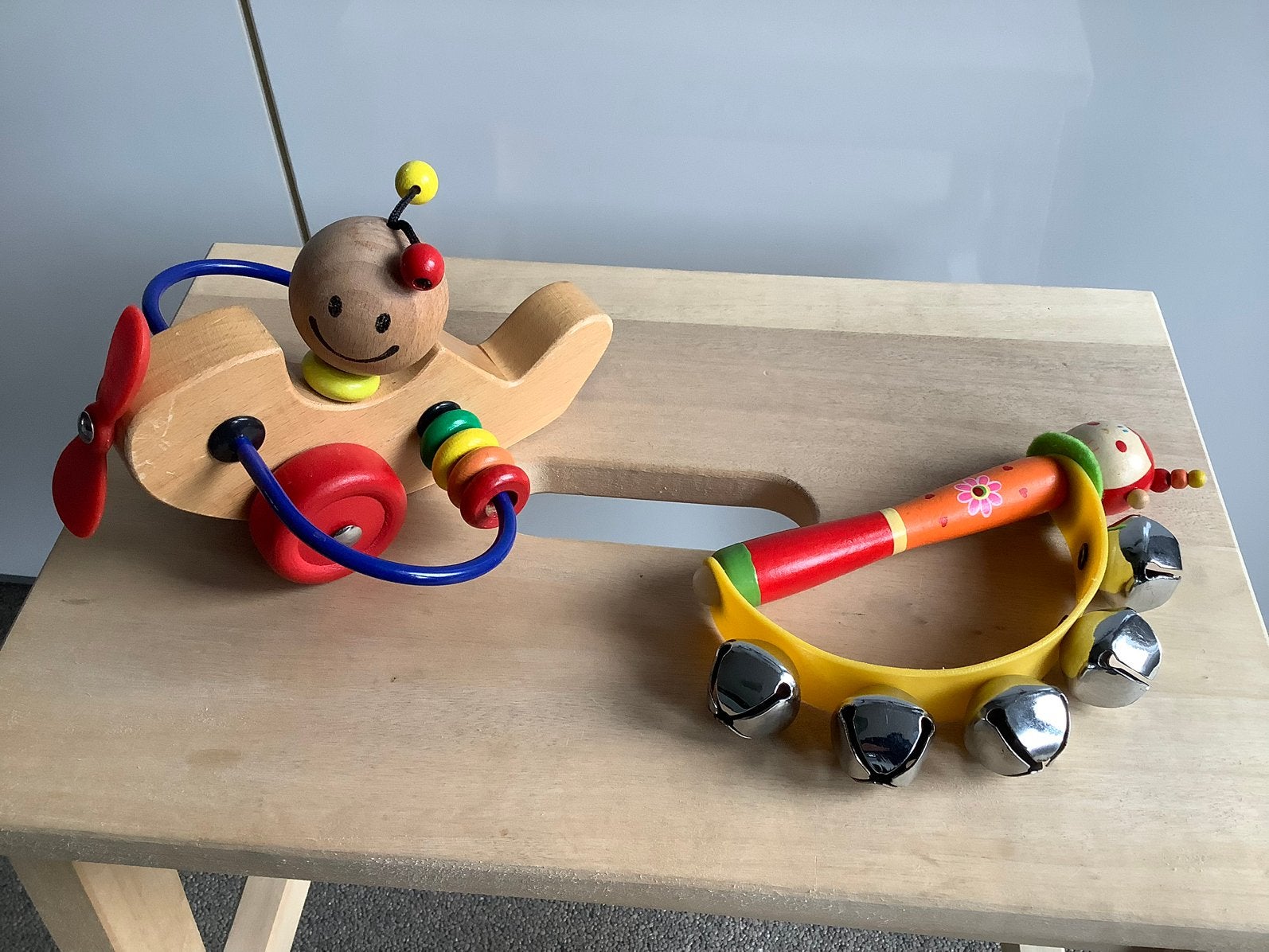 Interactief houten speelgoed bellenkrans vliegtuig motoriek, Ophalen of Verzenden, Zo goed als nieuw