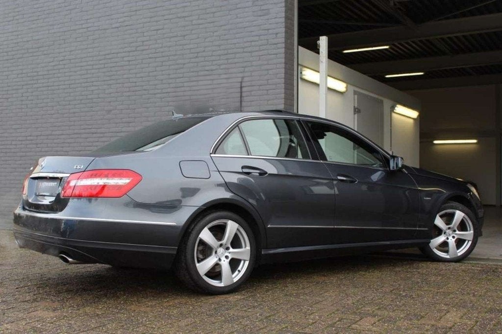 Mercedes-Benz E350 CGI AvantgardeExclusive Edition  AIRMATIC, Auto's, Automaat, Overige kleuren, 2000 kg, Bruin