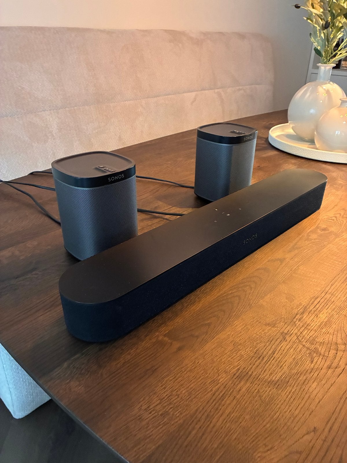 Sonos Beam Gen 1 met 2x Sonos Play:1 (5.0 surround set), Ophalen of Verzenden, Zo goed als nieuw
