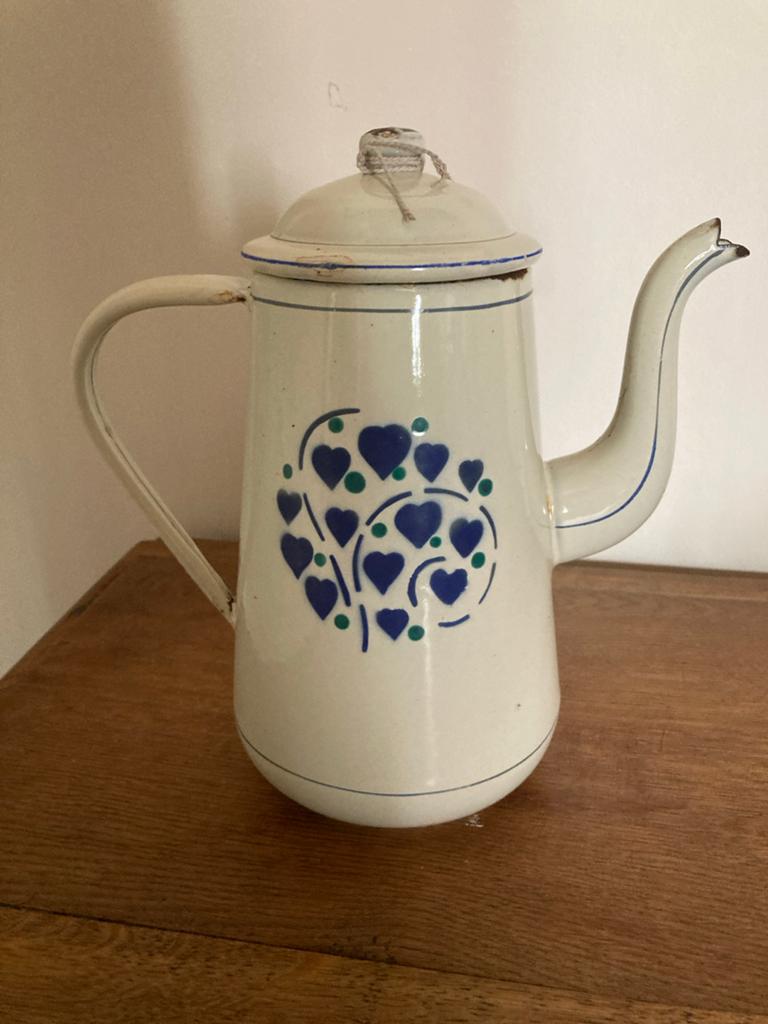 Vintage geëmailleerde koffiepot met hartjesdecoratie, Ophalen of Verzenden