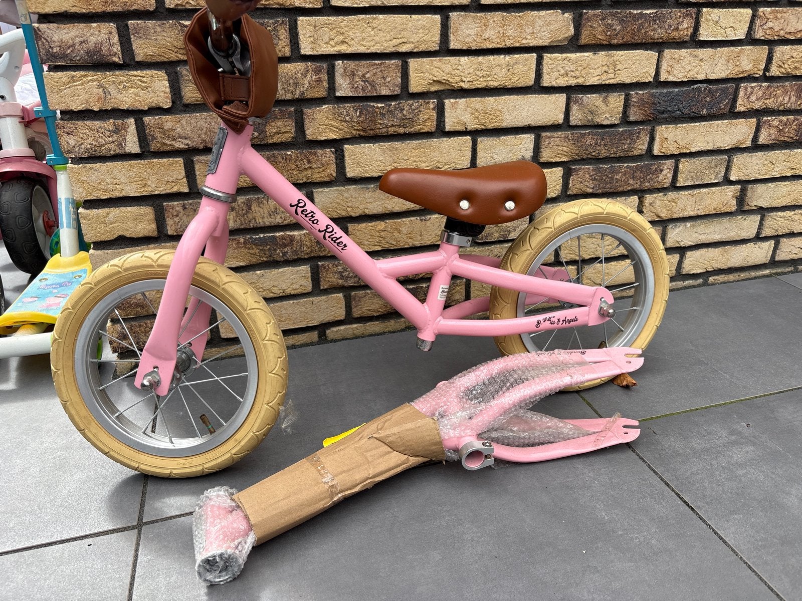 Roze Retro Rider loopfiets met extra frame, Ophalen, Gebruikt, Velgrem, Minder dan 16 inch