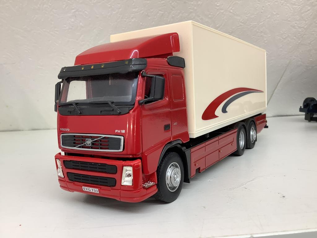 Volvo FH 12 420 Bakwagen, Hobby en Vrije tijd, Modelauto's | 1:50, Ophalen of Verzenden, Zo goed als nieuw, Bus of Vrachtwagen