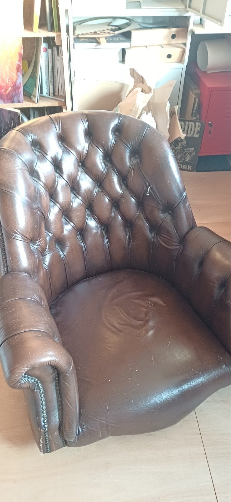 Vintage Bruine Leren Chesterfield Fauteuil zitting 80x80x80, Ophalen, Gebruikt, Bruin, Leer