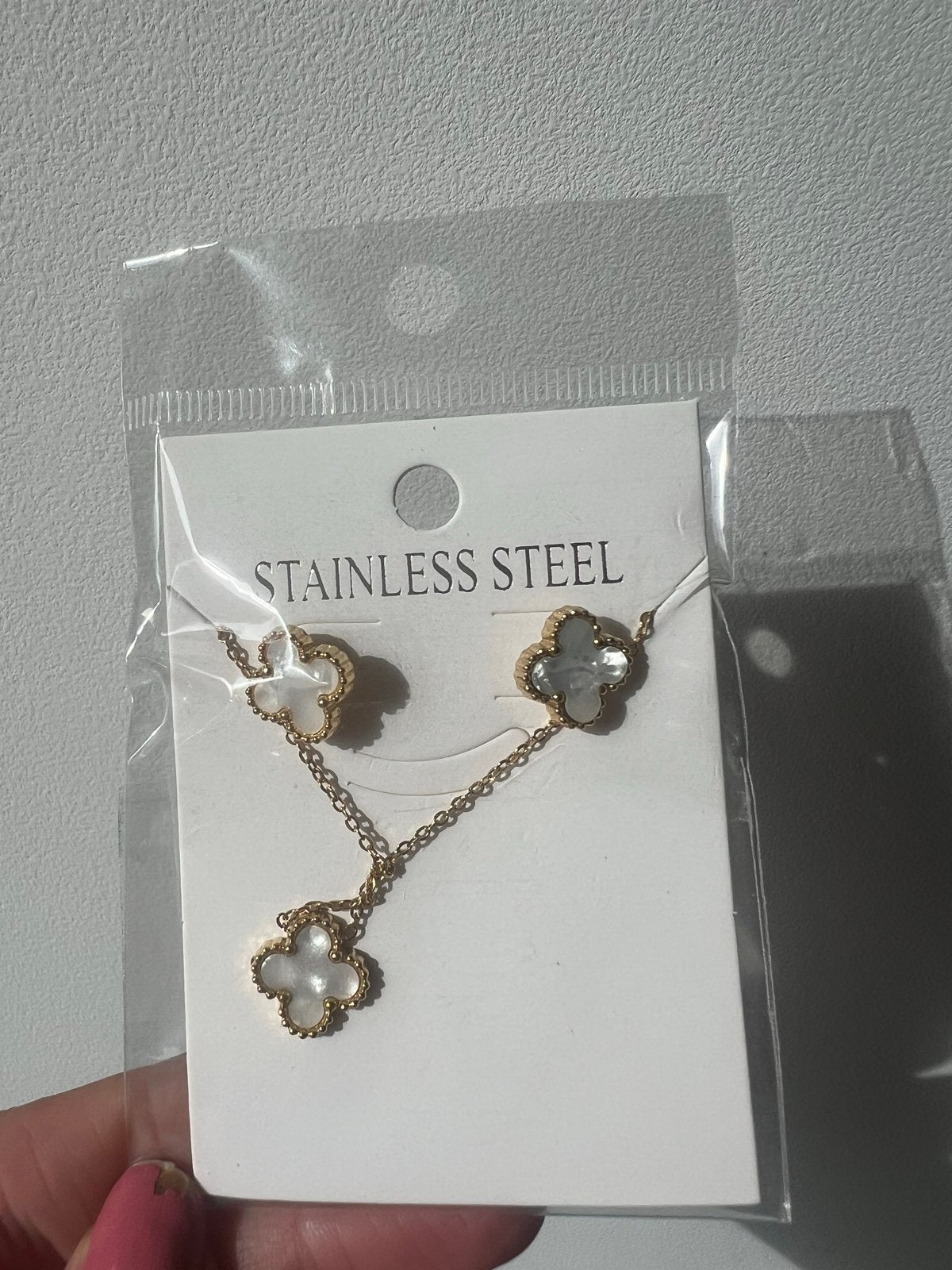 Prachtige Cleef & Arpels Look Oorbellen en Ketting Set, Nieuw, Ophalen of Verzenden, Goud, Overige materialen