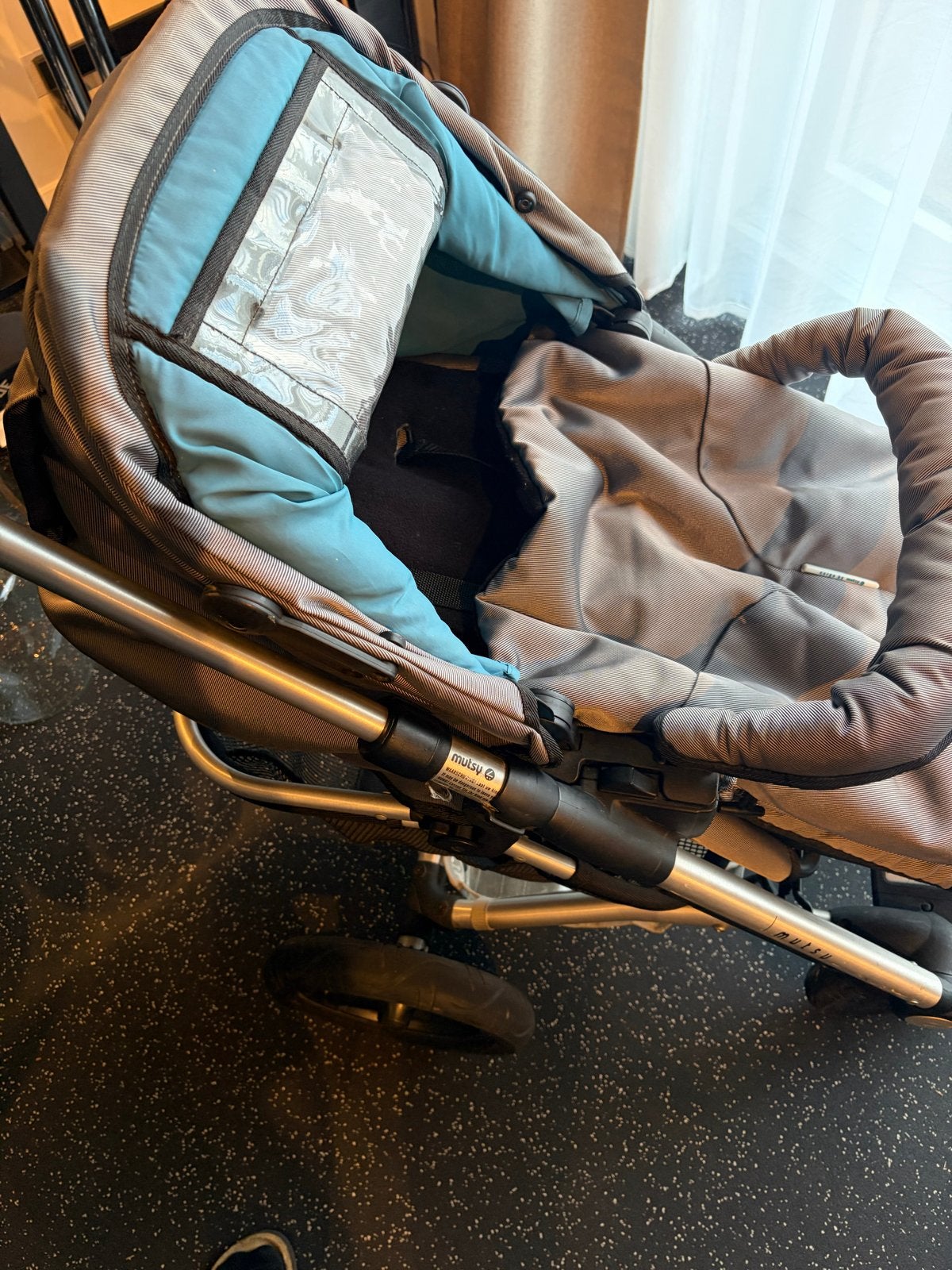 Mutsy 3-in-1 Kinderwagen met vele accessoires, Kinderen en Baby's, Ophalen, Gebruikt, Combiwagen, Mutsy