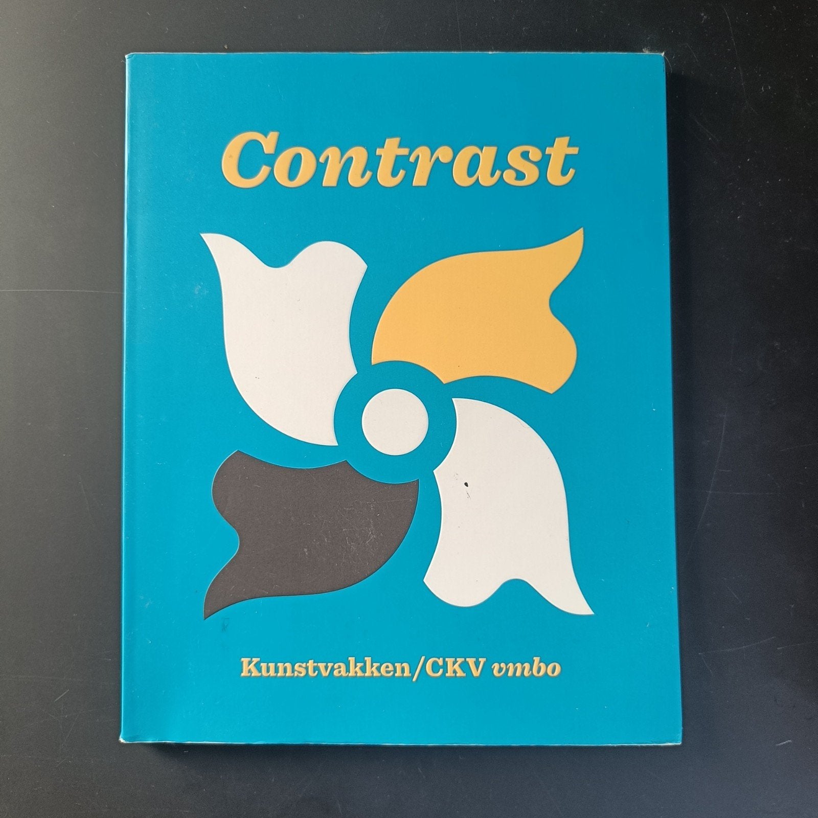 Contrast leerboek ckv vmbo - Zo goed als nieuw, Boeken, Ophalen of Verzenden, Zo goed als nieuw, MBO