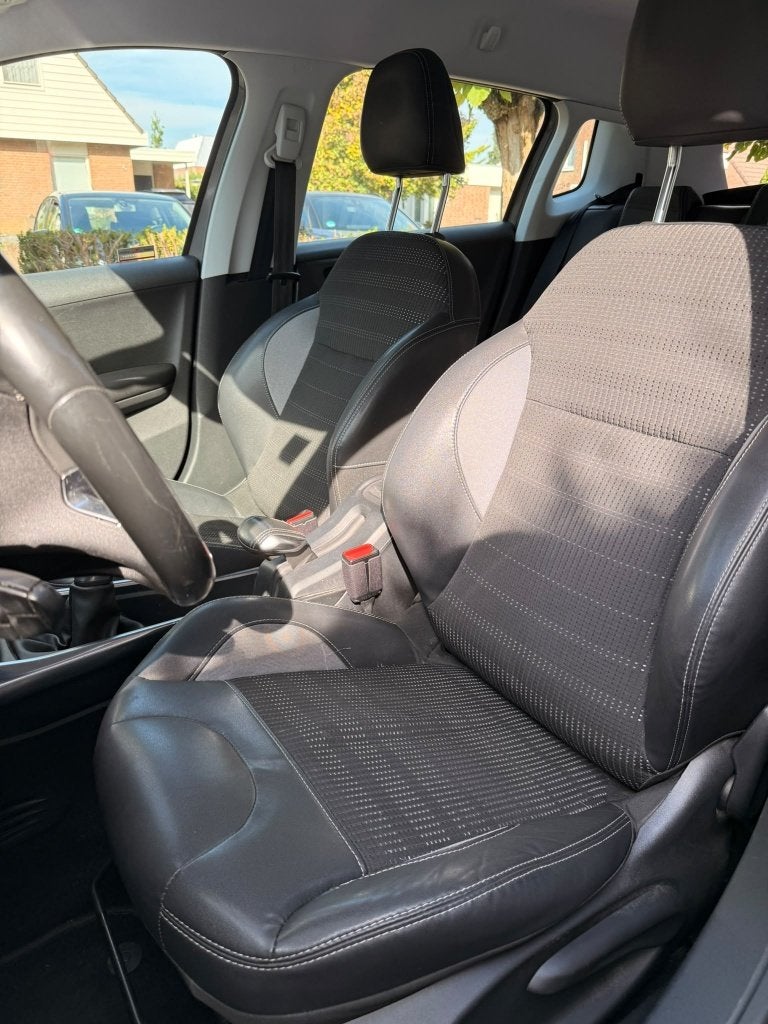 Foto 14 van Peugeot 2008 1.2 VTI 60KW/82PK 2014 Grijs