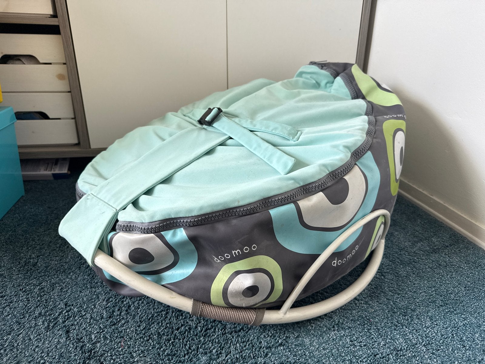 Doomoo Comfy Baby Zitzak met Schommelfunctie, Kinderen en Baby's, Wipstoeltjes, Gebruikt, Wipstoel, Met gordel(s) of riempje(s)