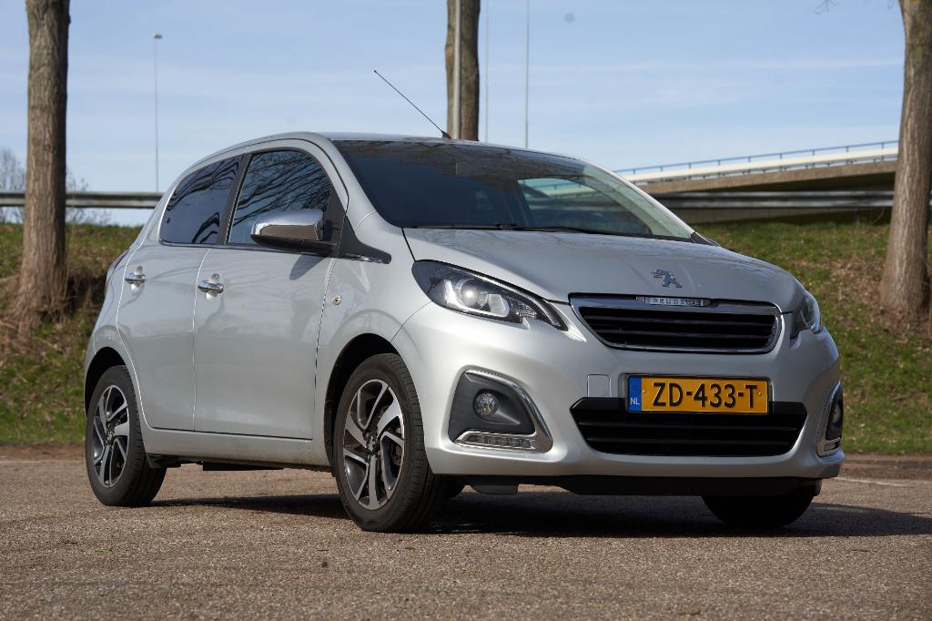 Peugeot 108 Allure - 1.0 e-VTI 72pk - Automaat - bj2019, Stof, Euro 6, 4 stoelen, Origineel Nederlands
