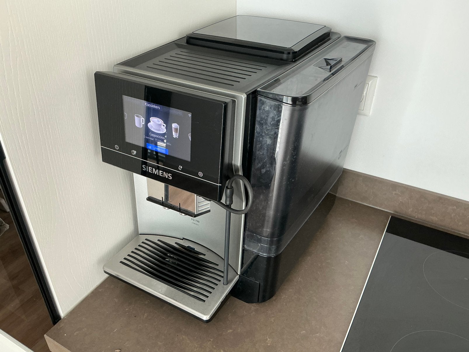Siemens EQ700 Classic Volautomatische espressomachine, Ophalen, Afneembaar waterreservoir, Espresso apparaat, 10 kopjes of meer