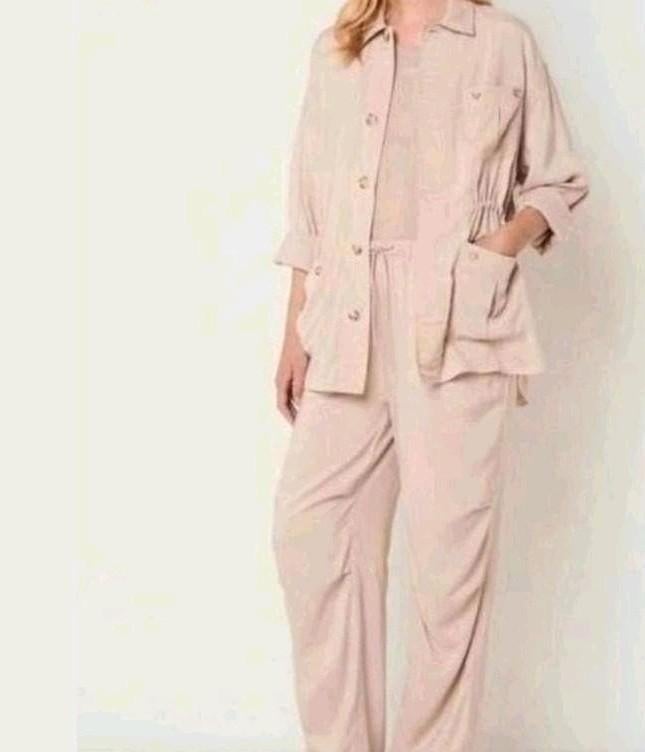 Mooi damespak, 1x gedragen en gestoomd, Kostuum of Pak, Beige, Maat 46/48 (XL) of groter, Ophalen of Verzenden