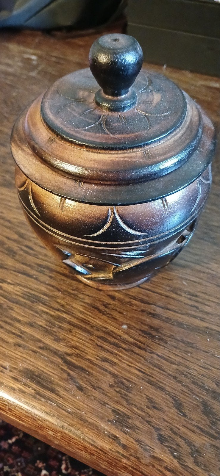 Handgesneden houten pot met deksel uit Bali € 35,00, Ophalen of Verzenden