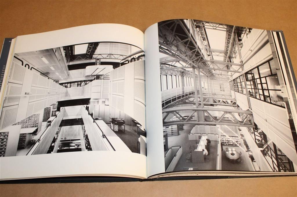 Arie Hagoort, Architect — Tweetalige Monografie [010], Boeken, Ophalen of Verzenden, Gelezen, Architecten