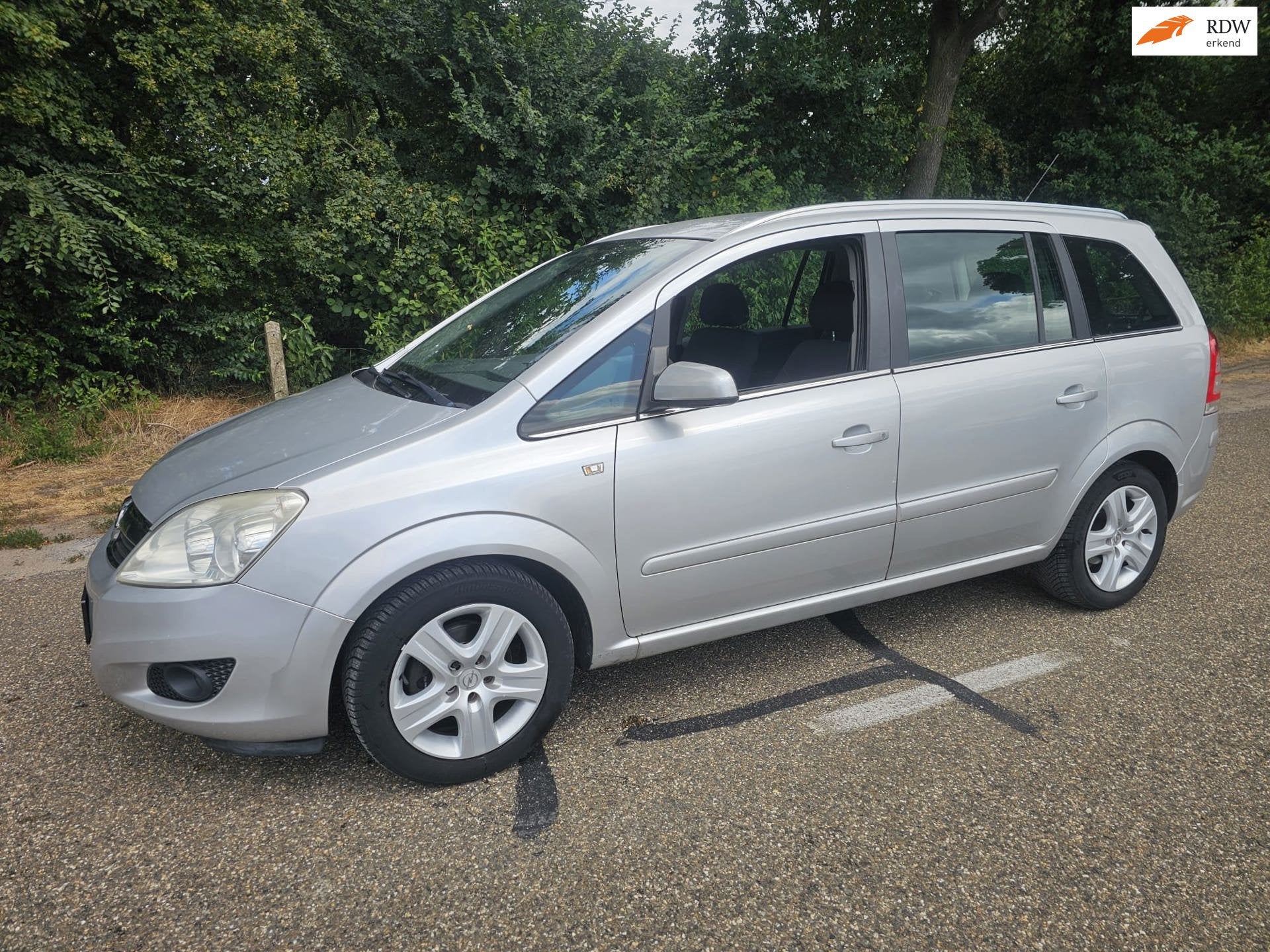 Opel ZAFIRA 1.6 Cosmo 7 ZITS, Voorwielaandrijving, Gebruikt, 4 cilinders, 14 km/l