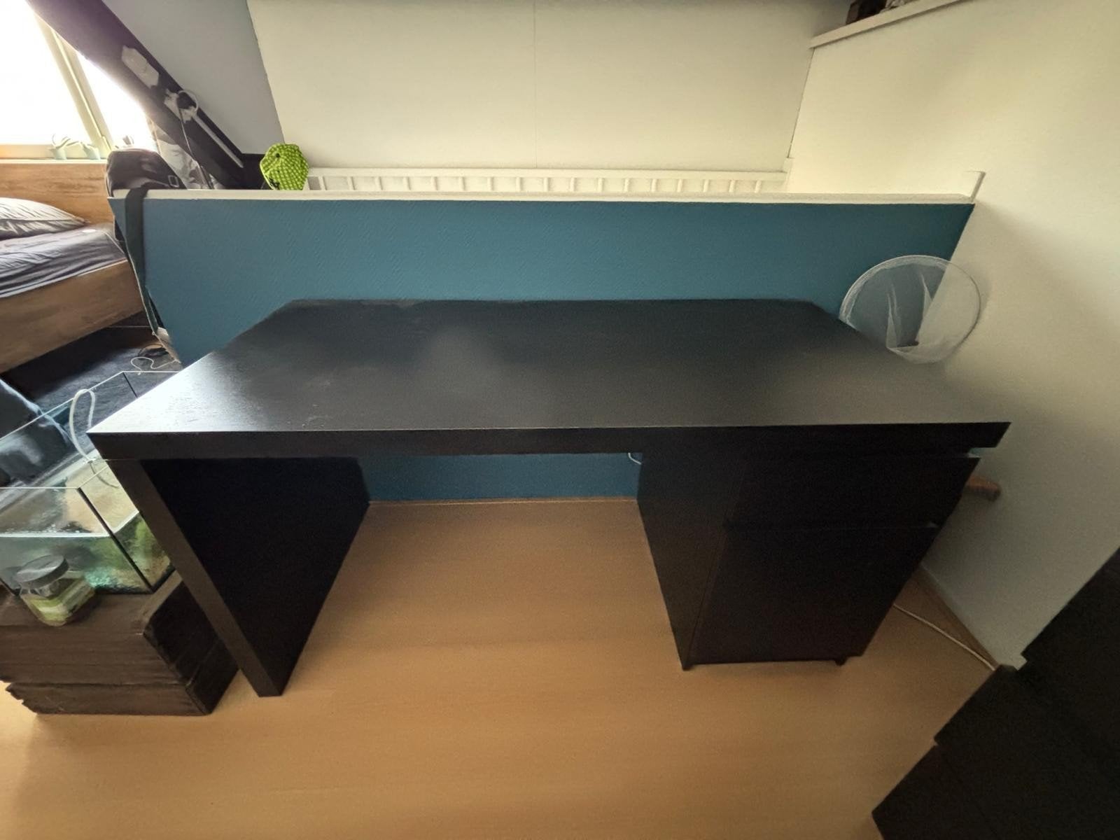 Donkerbruin/zwart IKEA bureau met lades, Ophalen, Gebruikt