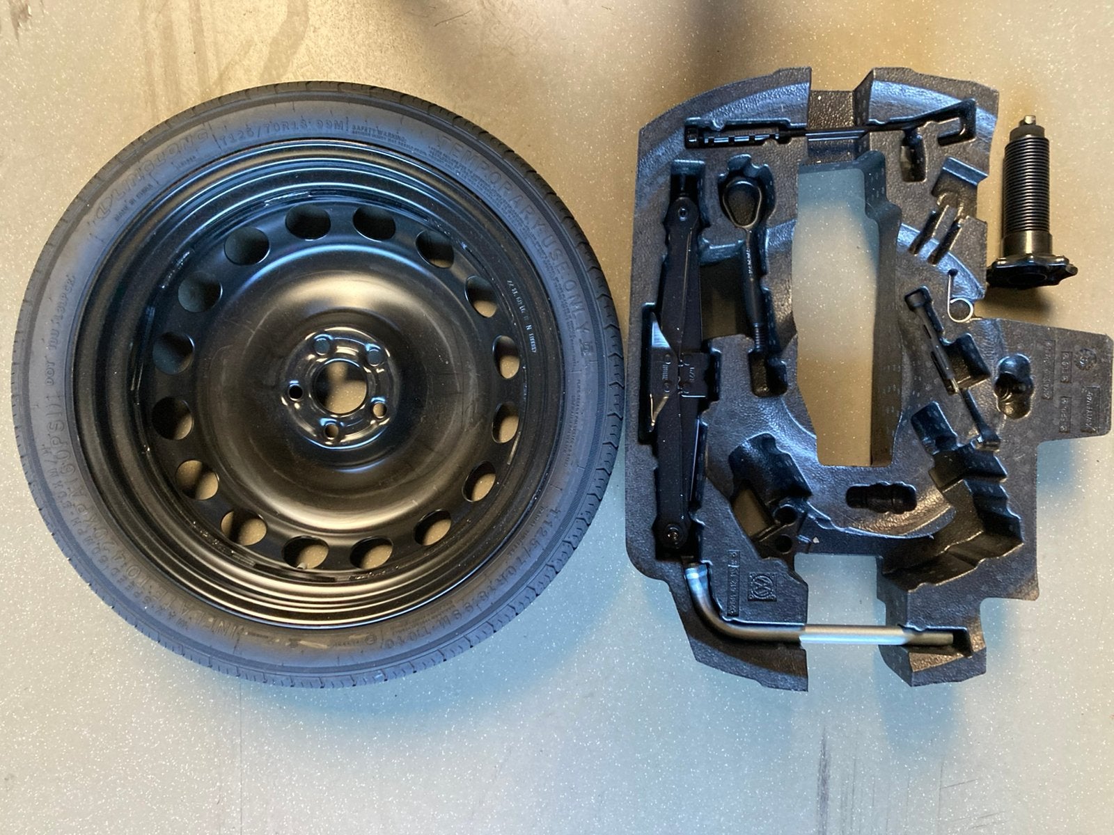 Origineel Volkswagen T-Cross Reservewiel/Thuiskomer inc.KRIK, Auto-onderdelen, Ophalen of Verzenden, Nieuw, Volkswagen