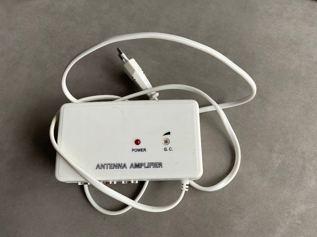 Signaal versterker. Antenna amplifier., Ophalen of Verzenden