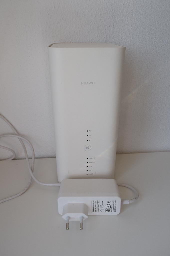 Huawei B818 Router - Simkaart Router, Ophalen of Verzenden, Zo goed als nieuw, Router