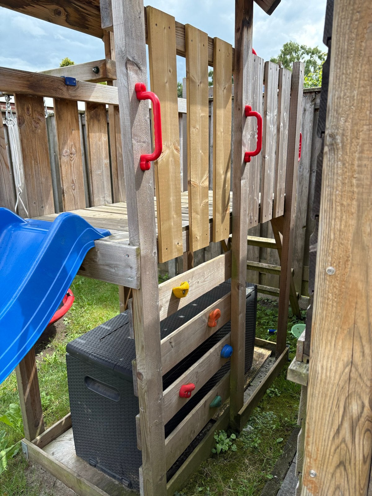 Houten speeltoestel met glijbaan en klimwand, Kinderen en Baby's, Ophalen, Gebruikt, Glijbaan