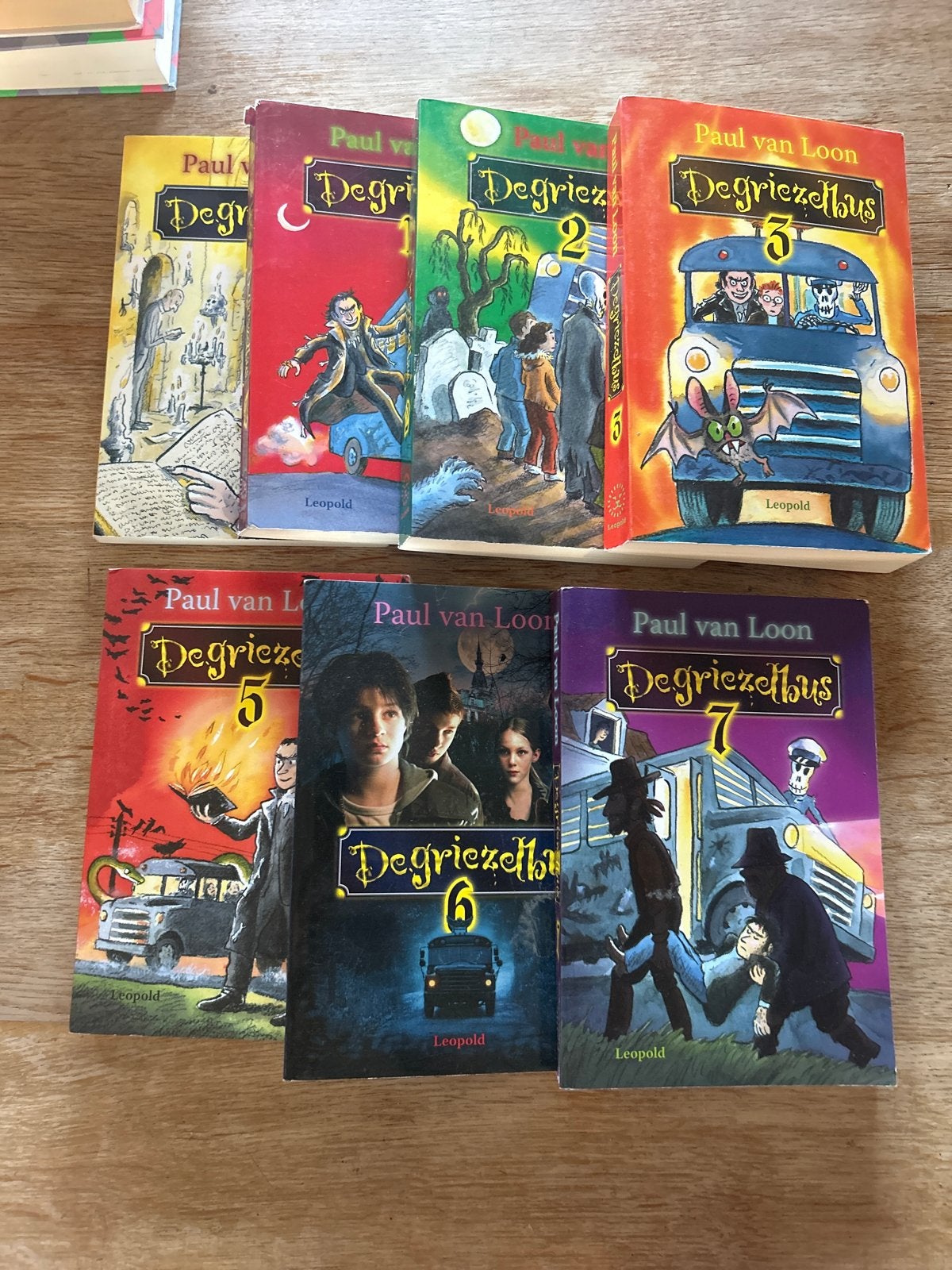De Griezelbus - Paul van Loon (deel 1, 2, 3, 5, 6, 7), Ophalen of Verzenden, Gelezen, Fictie algemeen