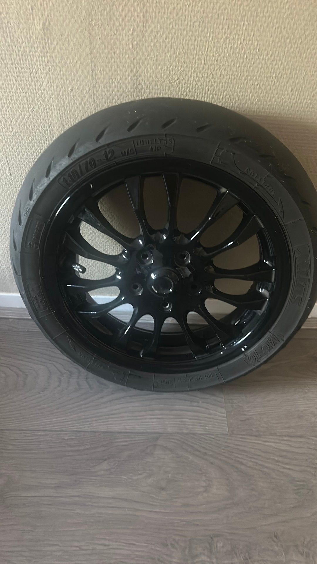 Vespa velg met buitenband, Ophalen