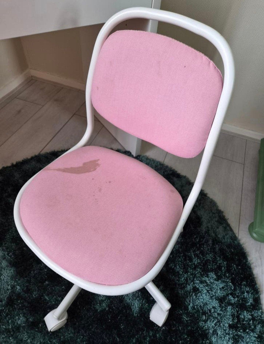 GRATIS: IKEA ÖRFJÄLL Kinderbureaustoel Roze/Wit, Ophalen, Gebruikt, Roze, Bureaustoel