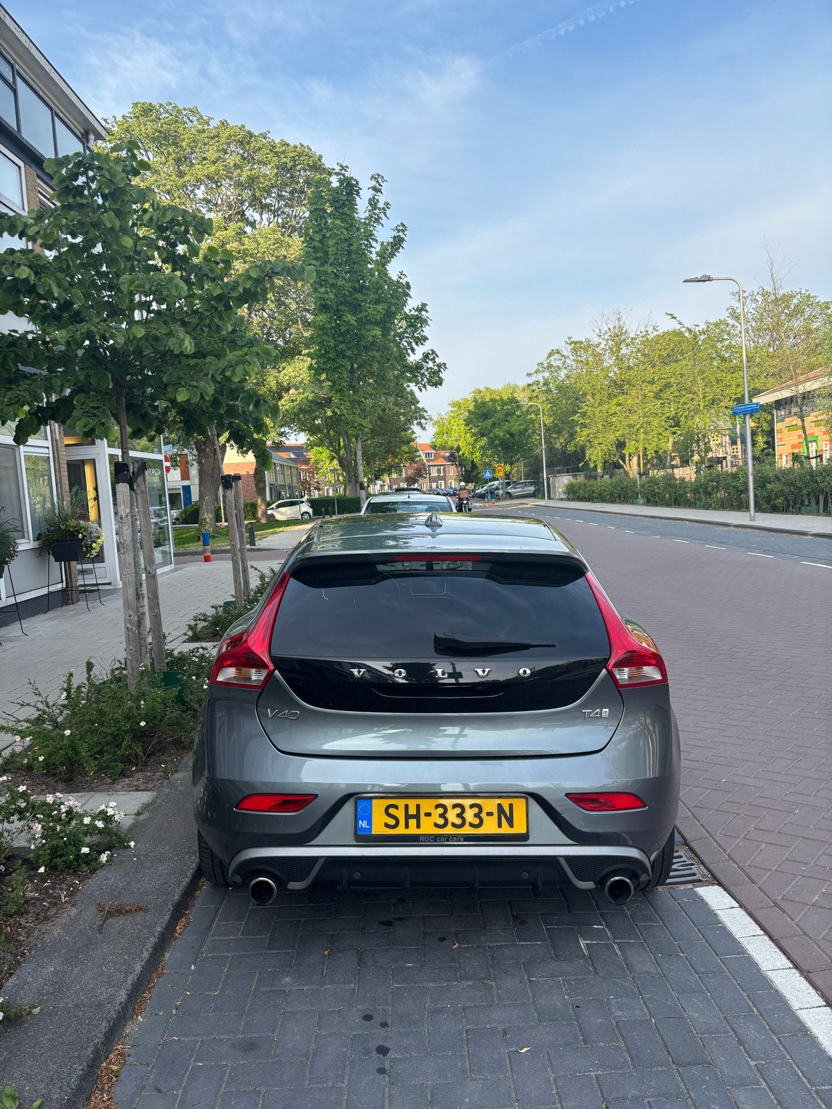 Volvo V40 2.0 T4 190PK 2018 Grijs AUTOMAAT, Auto's, Particulier, 1342 kg, Lederen bekleding, 1500 kg