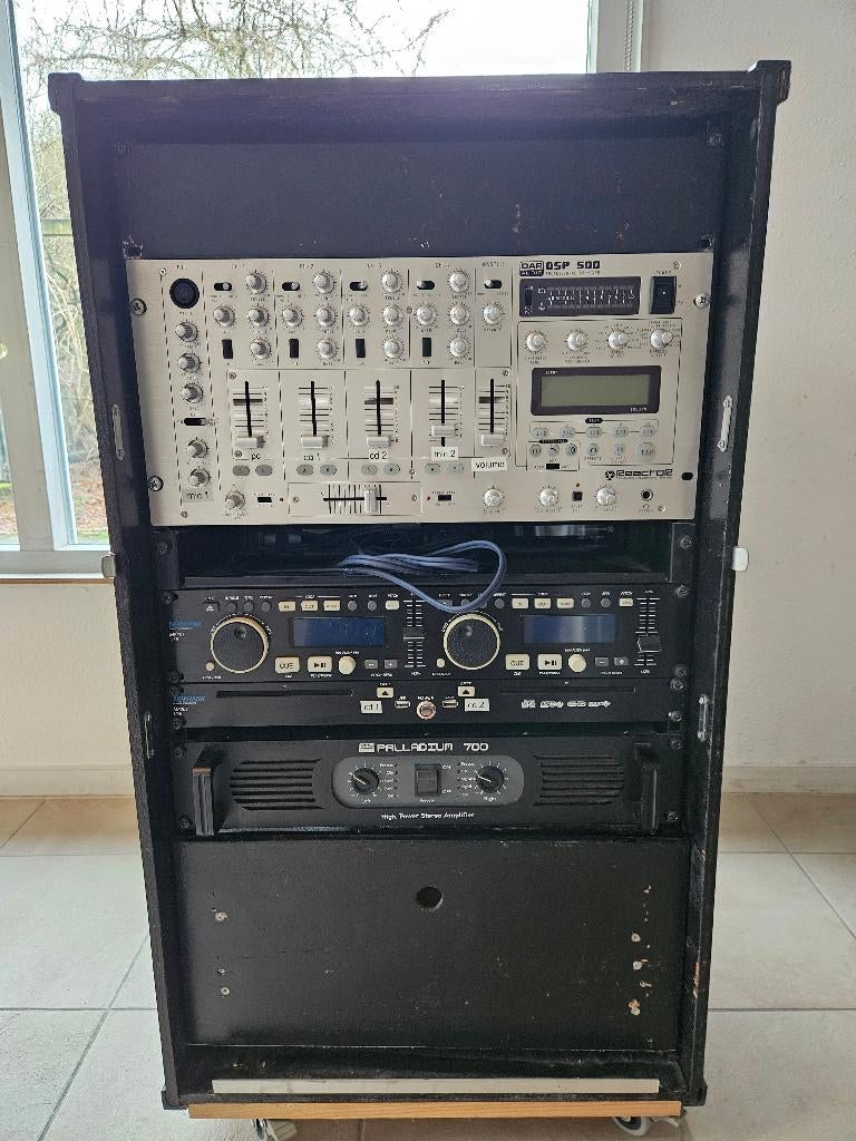 complete horeca muziekinstallatie op wielen in kast, Ophalen, Gebruikt, 10 tot 20 kanalen, Microfooningang