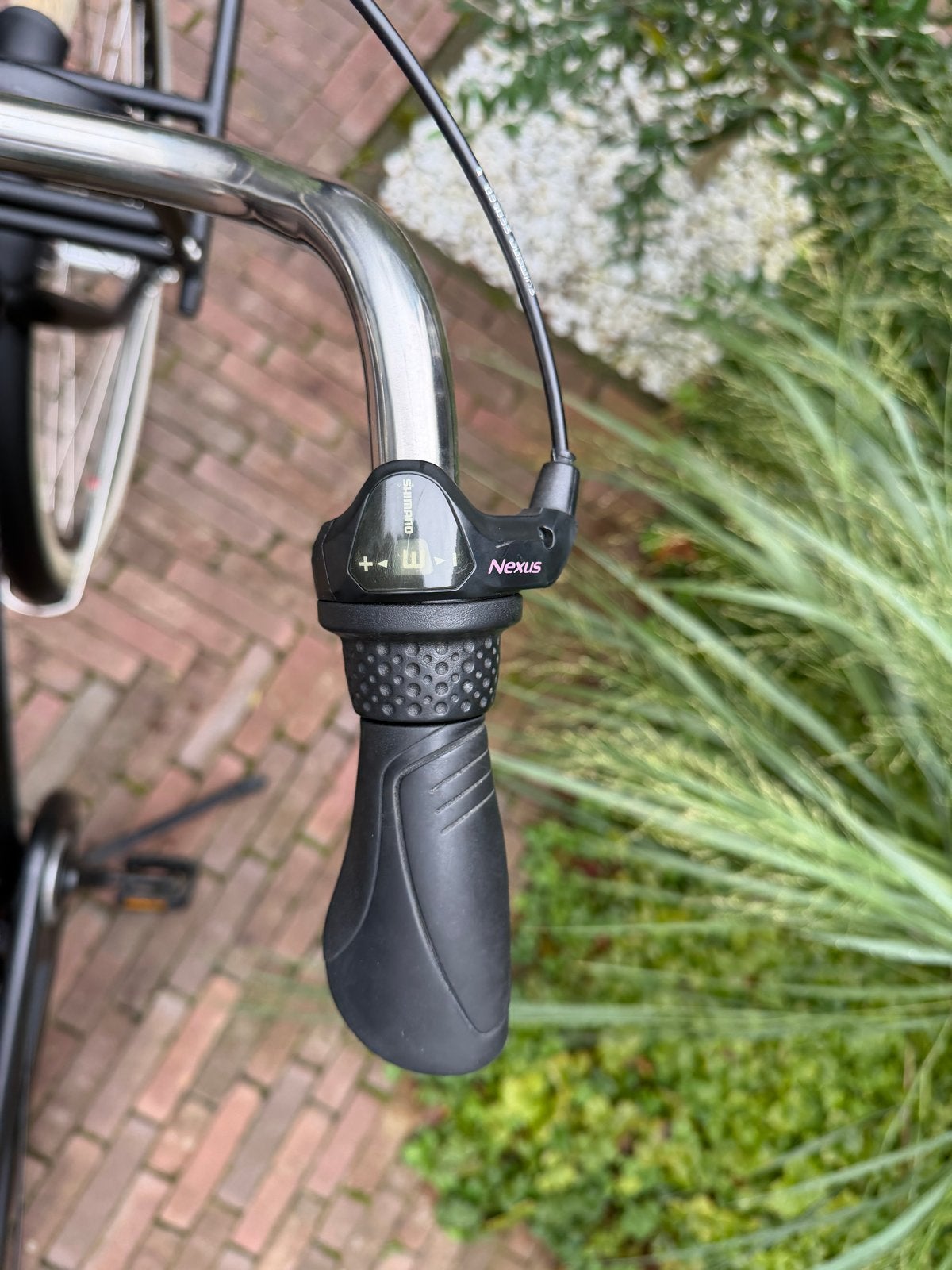 Foto 6 van Batavus PACKD Damesfiets - Mat Zwart, 3 versnellingen