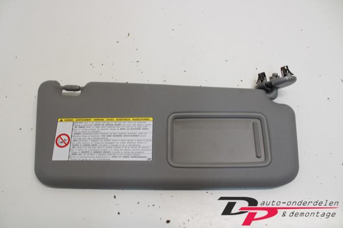 Zonneklep van een Toyota IQ, Gebruikt, -, -, Ophalen of Verzenden