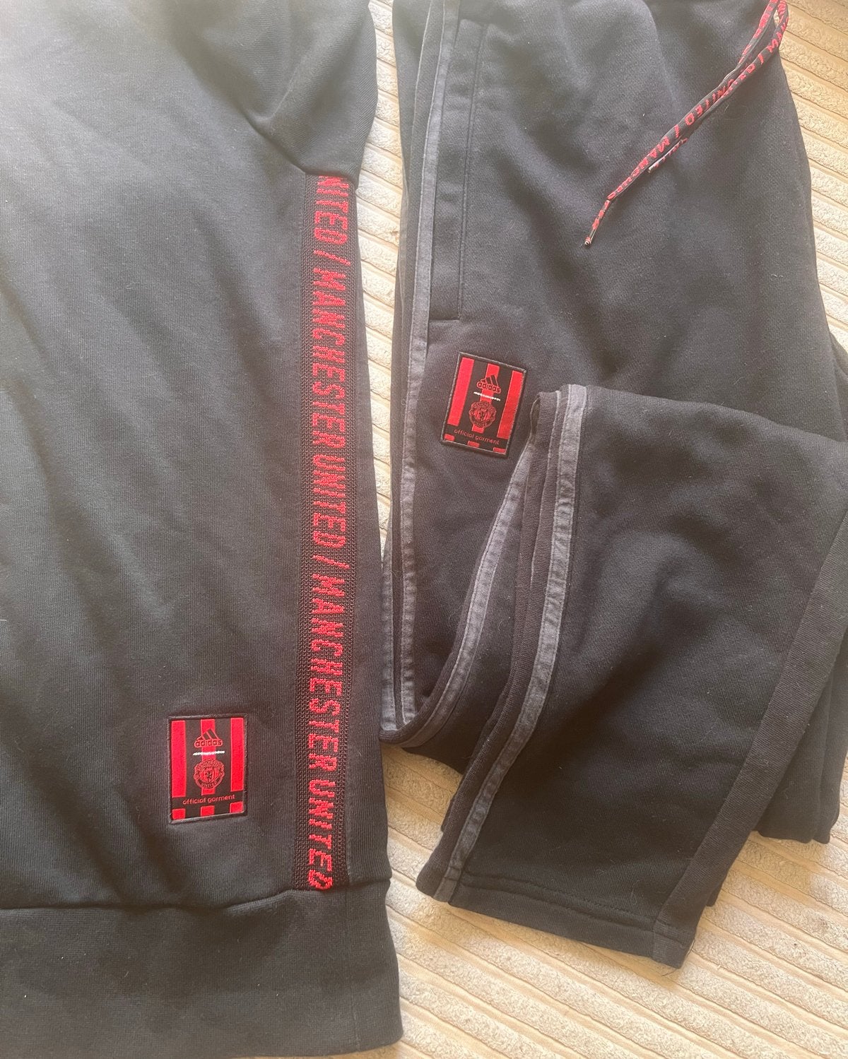 Manchester United Adidas trainingspak - Zwart - Maat M, Maat 48/50 (M), Zwart, Ophalen of Verzenden, Zo goed als nieuw