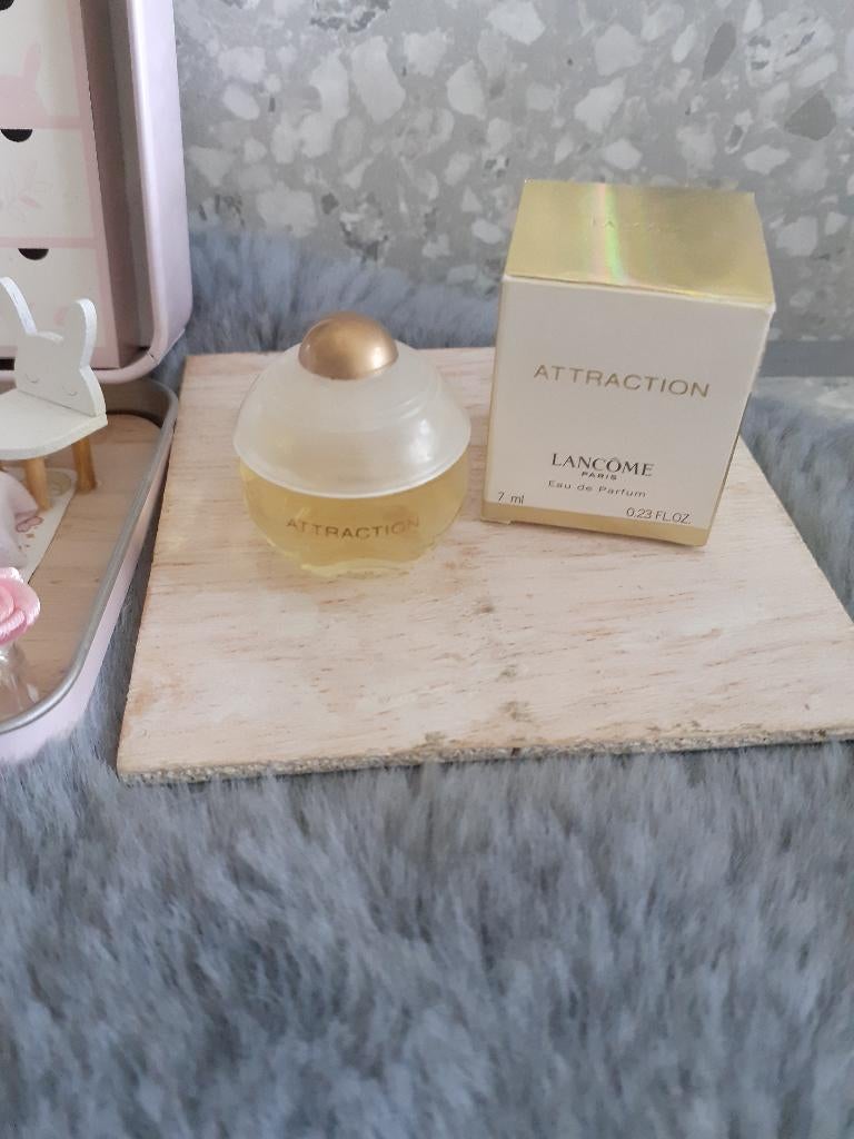 parfumminiatuur met doosje attraction by lancome, Ophalen, Zo goed als nieuw, Miniatuur, Gevuld