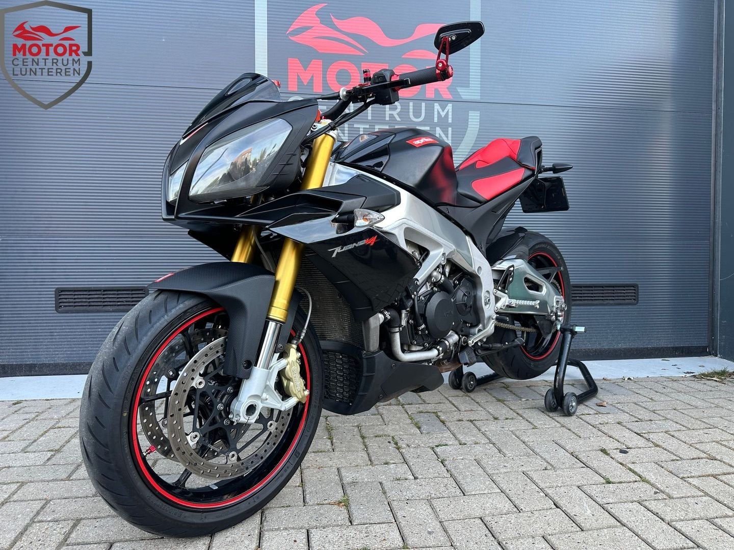 APRILIA Tuono V4-R (origineel NL\'se motor), 4 cilinders, Motorrijbewijs A, Bedrijf, Onbekend