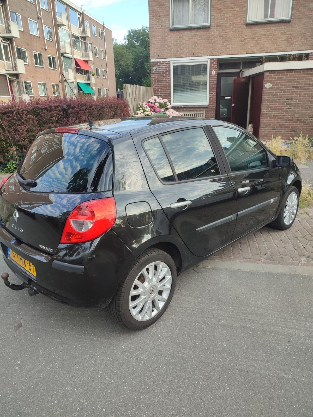 Renault Clio 1.6 16V 82KW 5-DRS AUT apk nieuwlpg g3 2006 Zwa, Auto's, Renault, 535 kg, 4 cilinders, 1207 kg, Zwart
