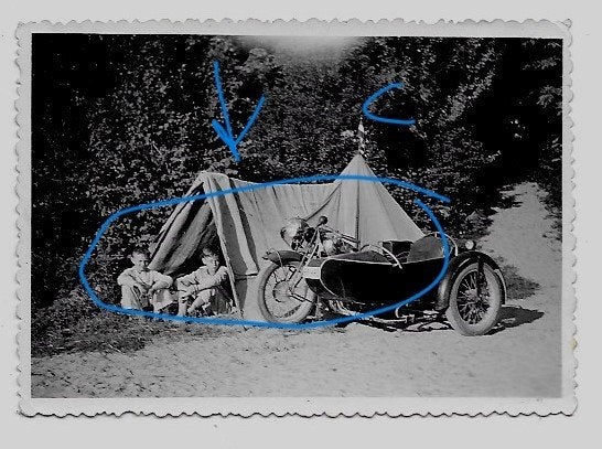 kinderen in tent motor foto, Verzenden, Foto, Zo goed als nieuw, Voor 1940
