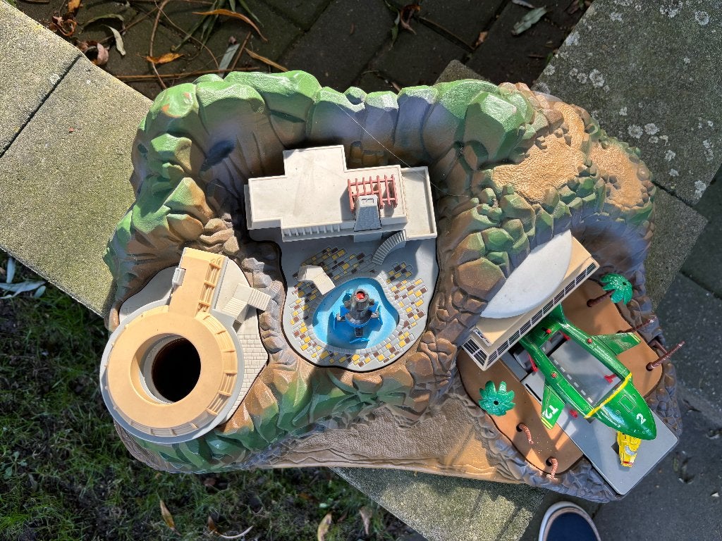 thunderbirds island, Ophalen of Verzenden, Gebruikt