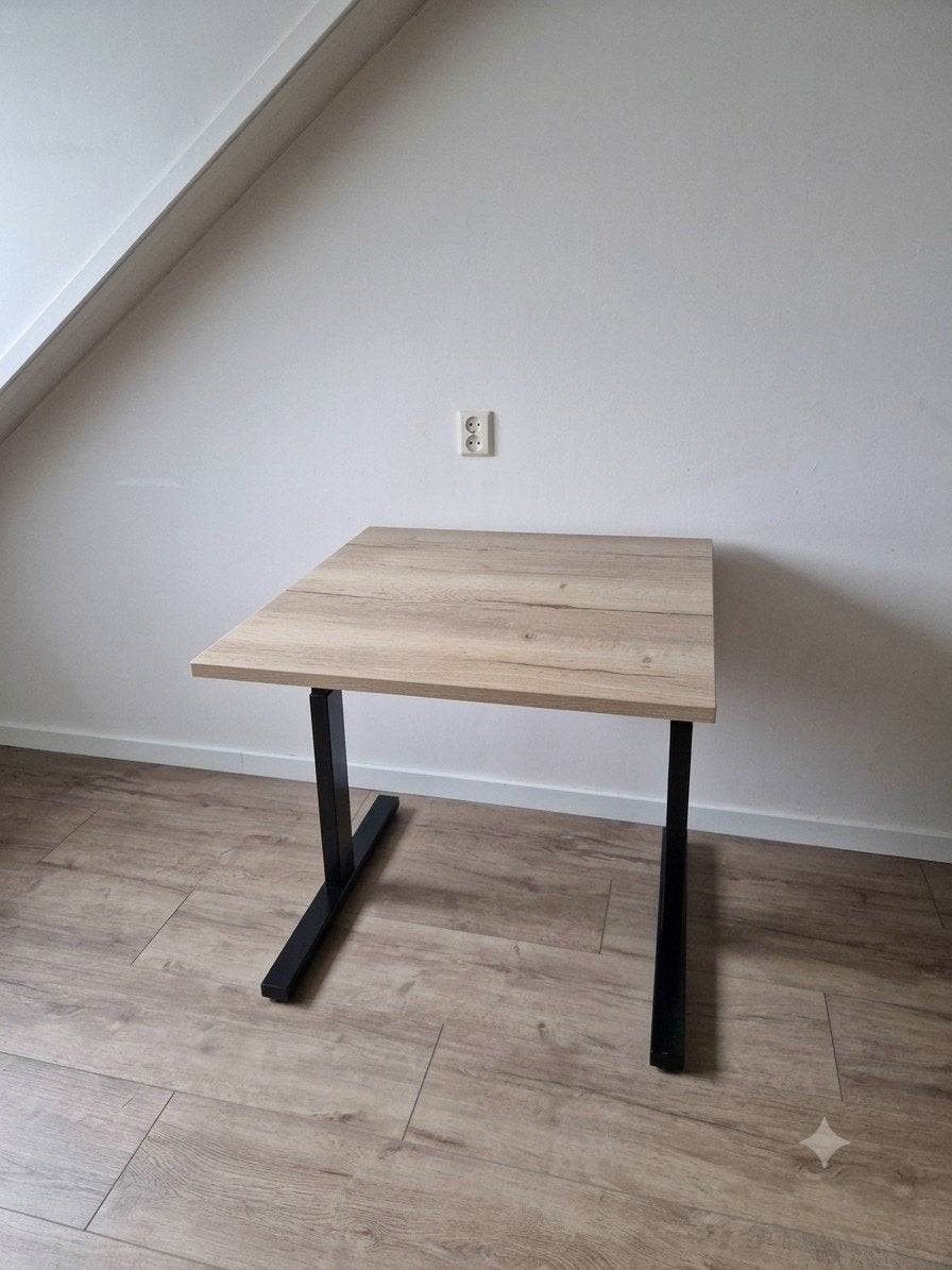 In hoogte verstelbare bureau 80x80 cm met lamp, Ophalen of Verzenden