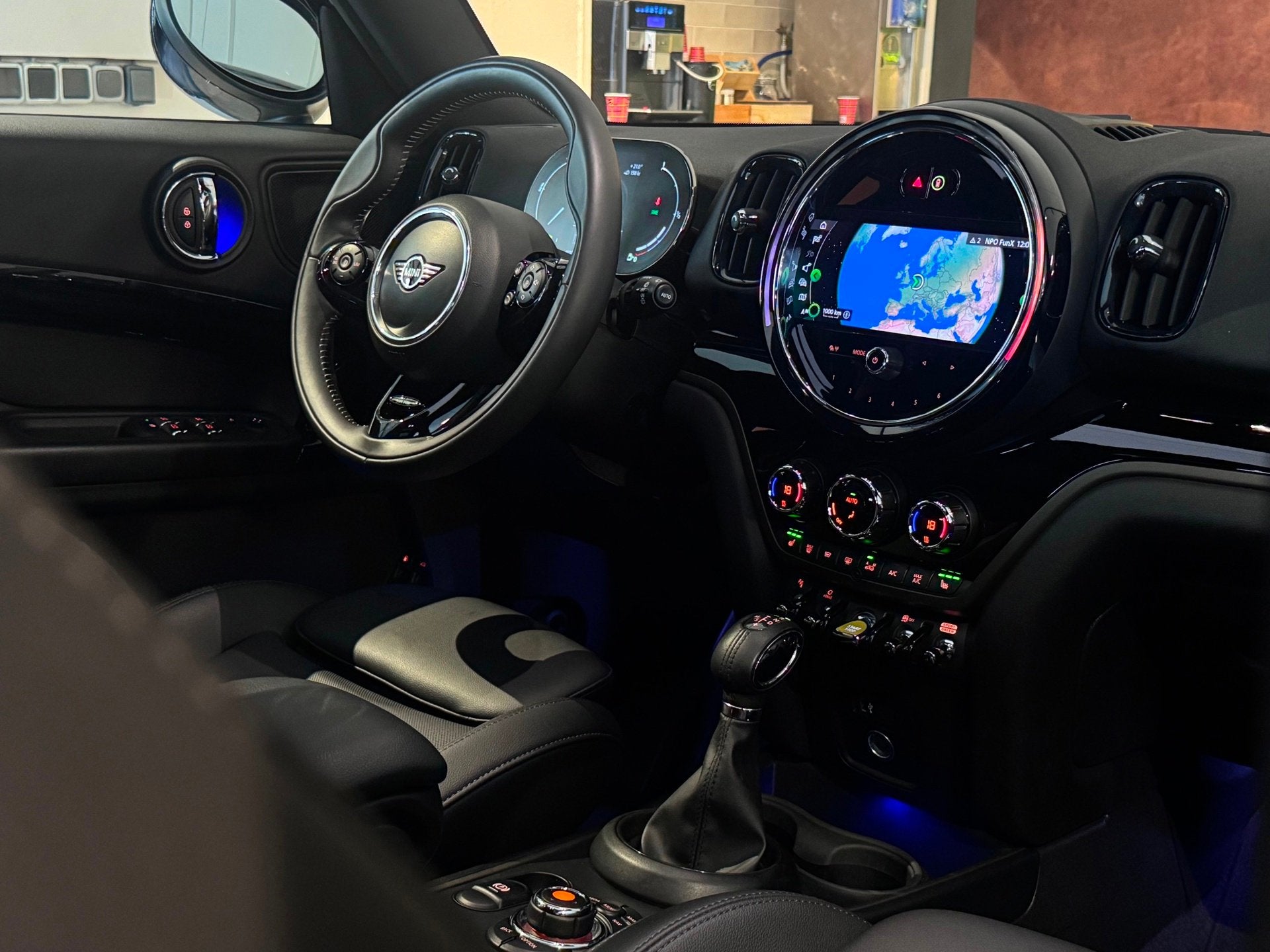 MINI Countryman 1.5 Cooper S E ALL4 220PK |PANO|CAMERA|MEMOR, Auto's, Mini, Automaat, Dealer onderhouden, Gebruikt, Met garantie (alle)