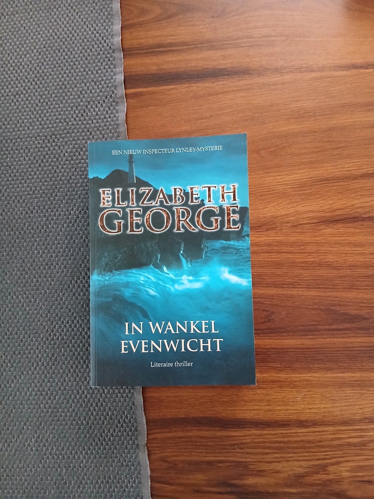 Elizabeth George - In wankel evenwicht, Ophalen of Verzenden
