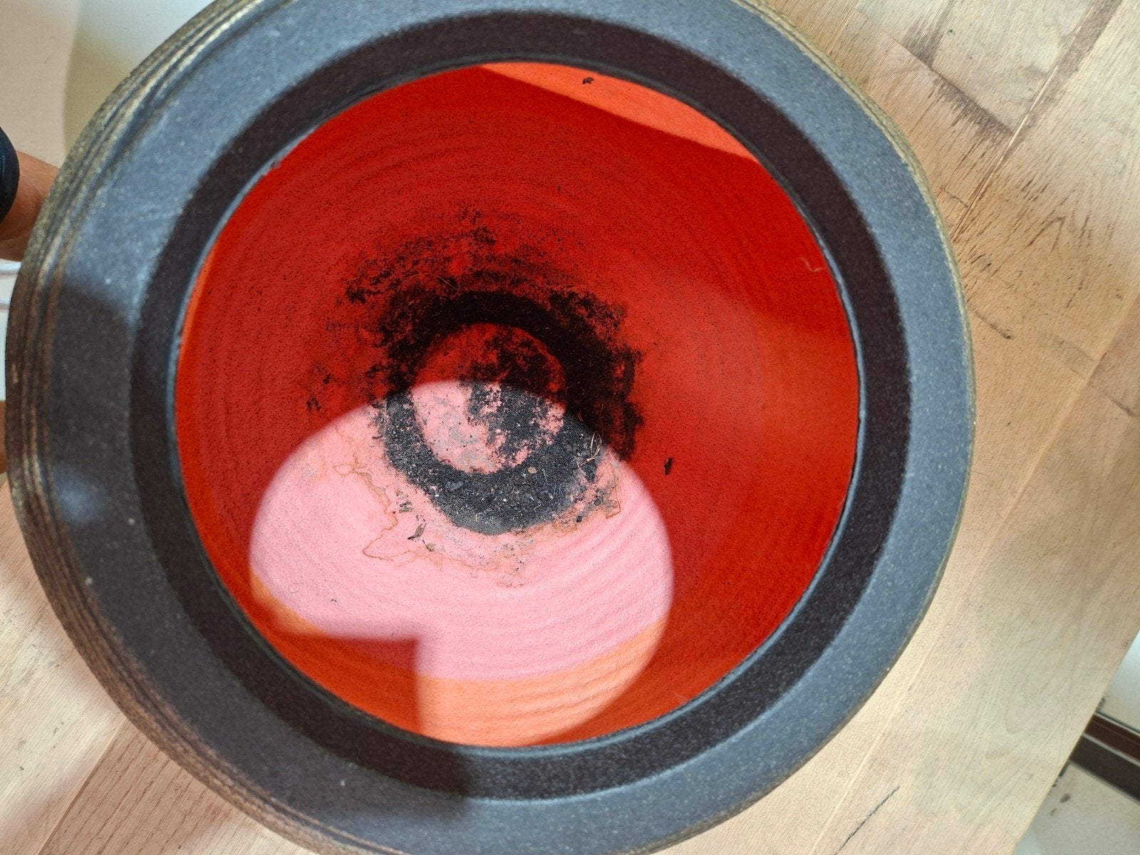 Capi bloempot, Made in Holland, rond, zwart/goud, Postbus 10, 5140 AA Waalwijk, Nederland, Kunststof, Gebruikt, 40 cm of meer