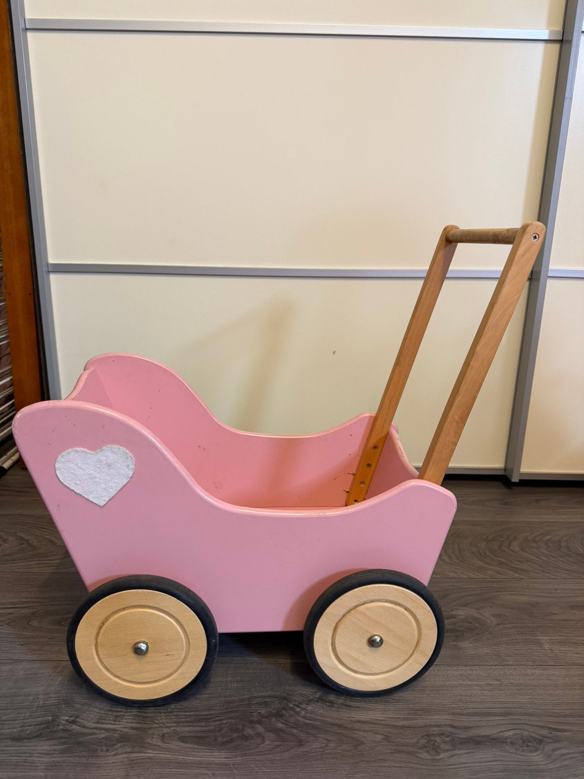 Roze houten poppenwagen, Ophalen, Gebruikt, Duw- of Trekspeelgoed