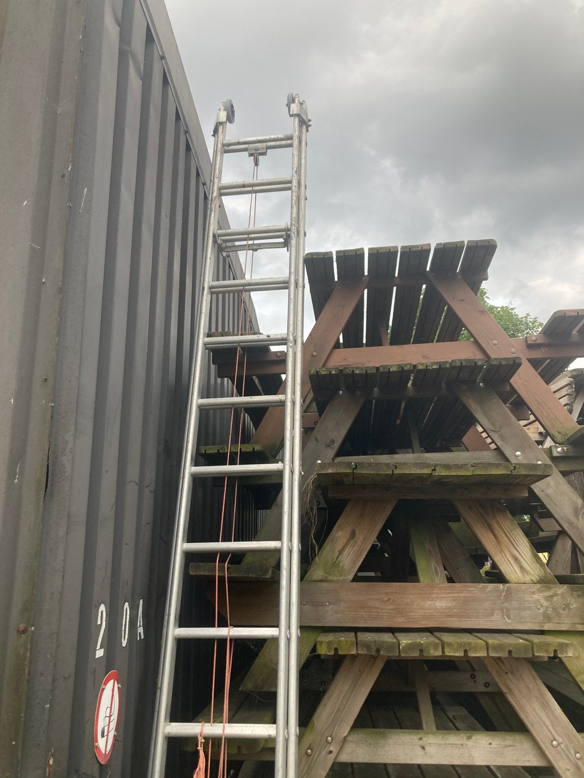 Alluminium ladder 2x4 meter, Doe-het-zelf en Verbouw, Ladders en Trappen, Ophalen, Zo goed als nieuw, Ladder, Opvouwbaar of Inschuifbaar