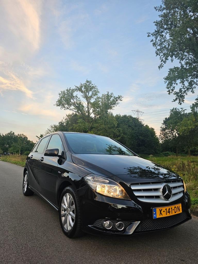 Mercedes-Benz B-Klasse 1.6 B180 5DRS BE Dct7 2012 Zwart, Auto's, Mercedes-Benz, Zwart, 4 cilinders, 1595 cc, 1200 kg