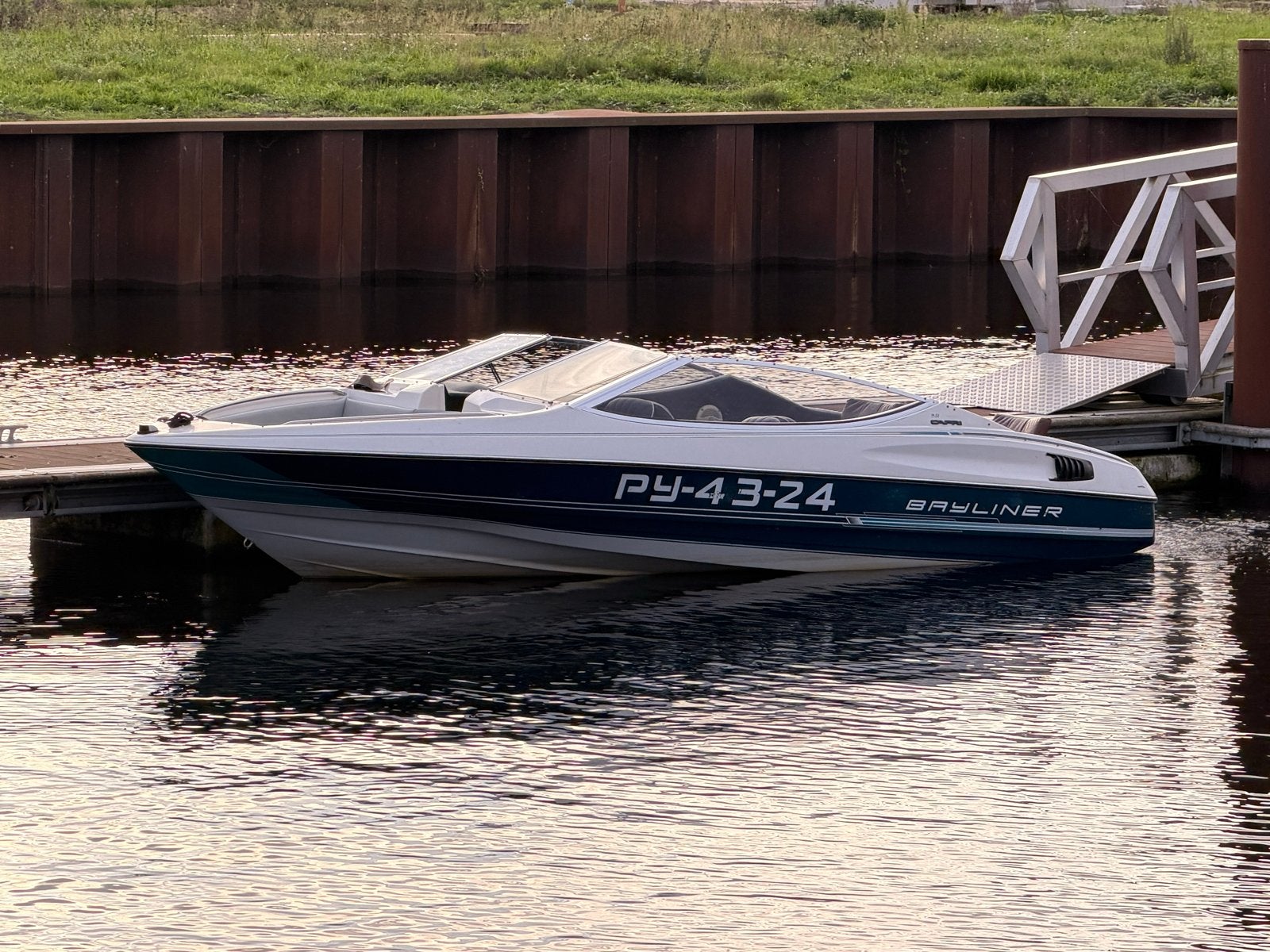 Bayliner 1850 Capri - Krachtige en complete sportboot, Ophalen, Gebruikt, Binnenboordmotor, 120 tot 200 pk